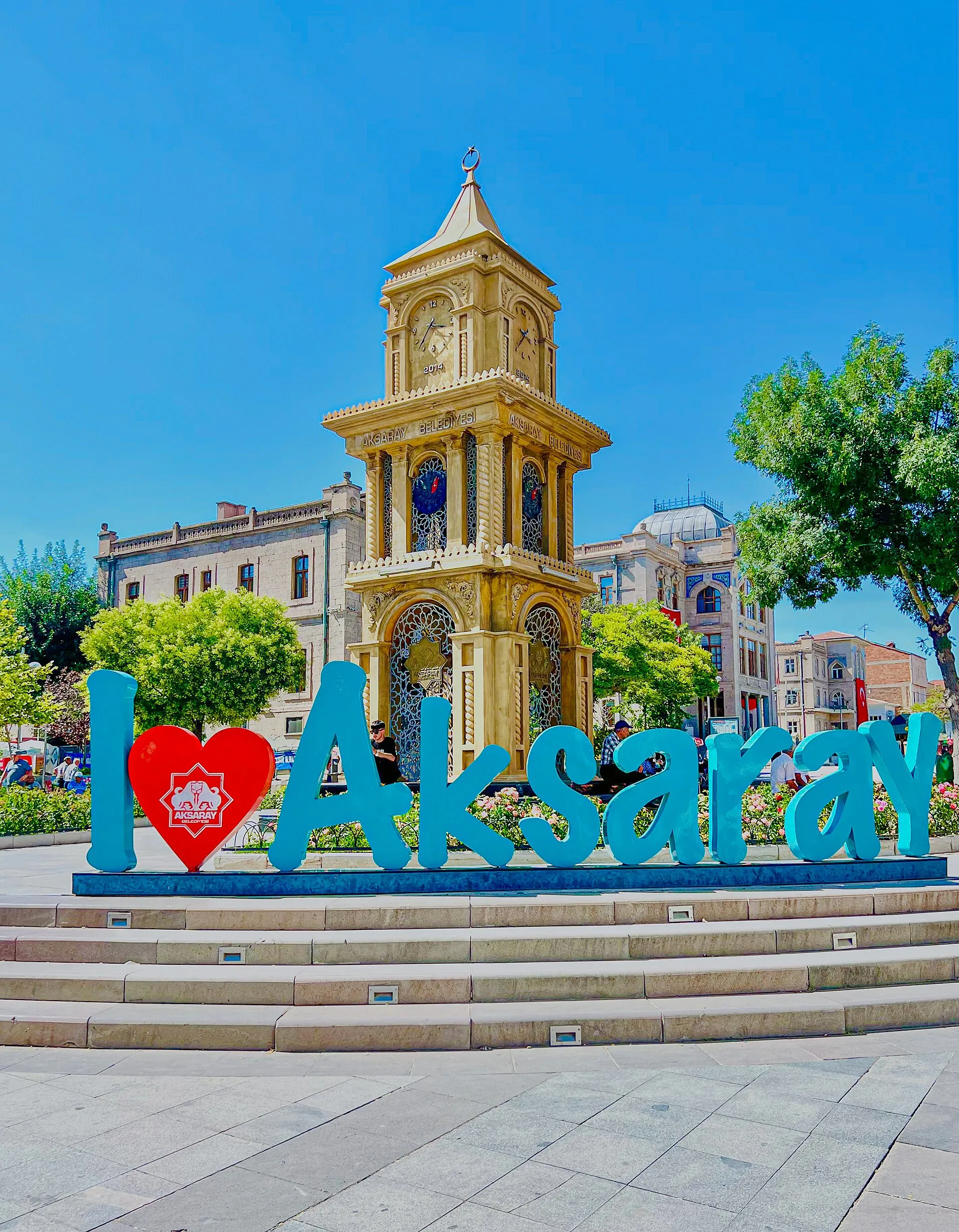 La mosquée Aksaray (Eğri Minare) : guide et histoire