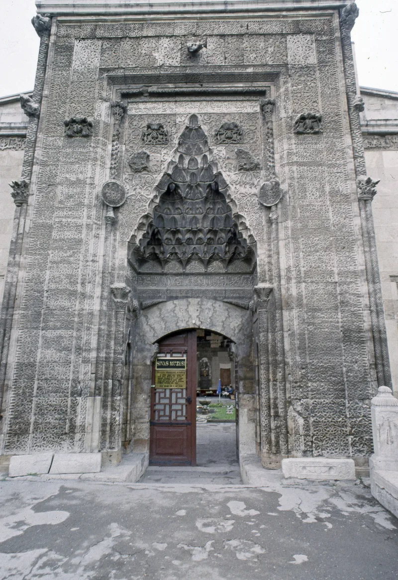Medresa Burudzie w Sivasie – perła architektury seldżuckiej