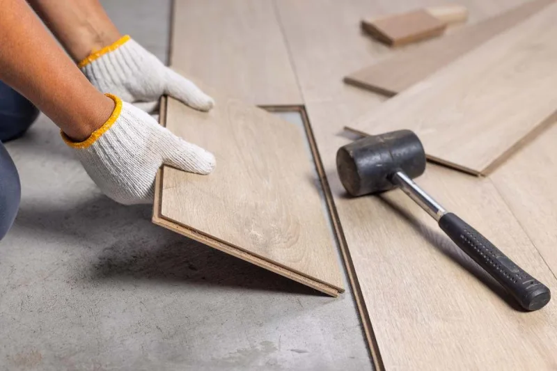 Pokládka obkladů, laminátových a podlahových krytin