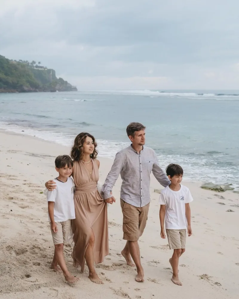 在阿兰亚拍摄全家福