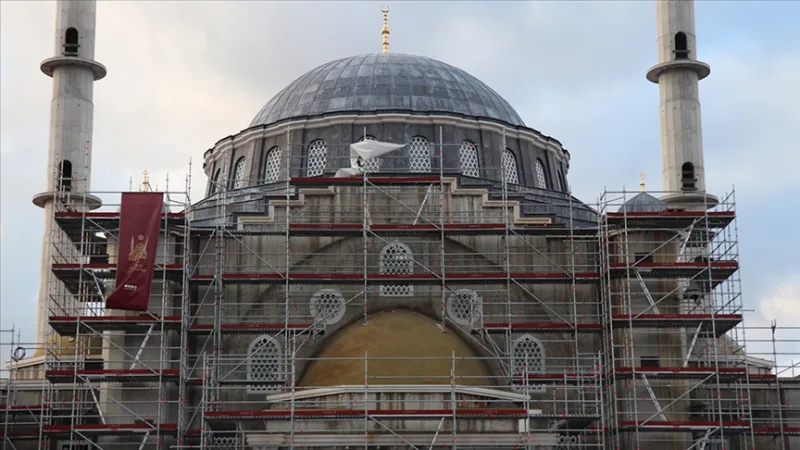 Начато расследование по факту телефонных звонков с угрозами в адрес мечети Эйюп Султан во Франции