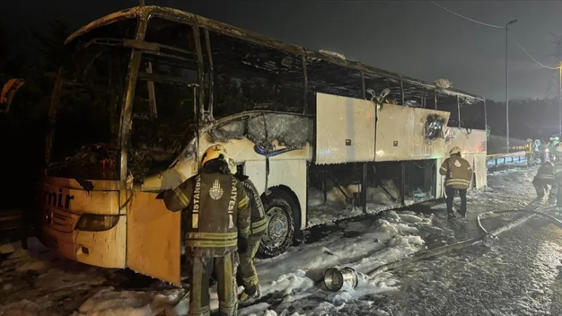 L'incendie qui s'est déclaré dans un autocar interurbain en circulation à Istanbul a été maîtrisé