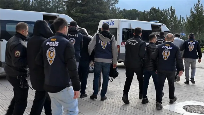 A múlt hónapban 787 razziát hajtottak végre kábítószerrel, illegális fogadásokkal és online szerencsejátékkal kapcsolatban