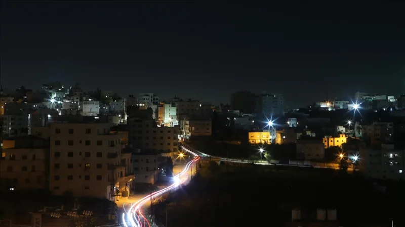 A palesztin területeket elfoglaló izraeliek három palesztint megsebesítettek a megszállt Ciszjordániában