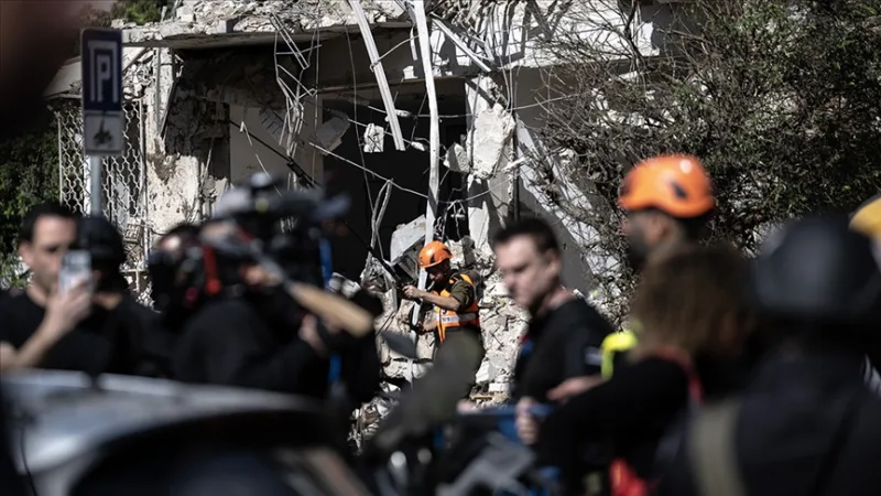 Irán 8 órás szünet után újabb rakétatámadást indított, amely Izrael déli területeit vette célba