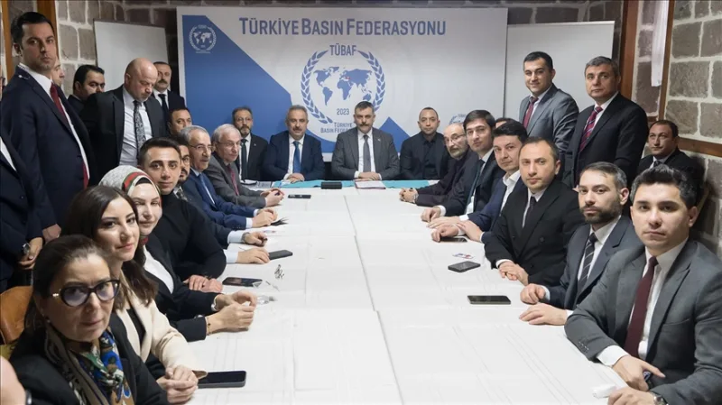 Ministr vnitra Çiftçi se setkal s novináři