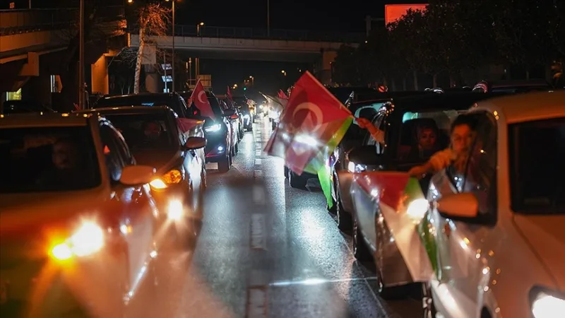 Un convoi de véhicules a été organisé à Istanbul pour soutenir Gaza