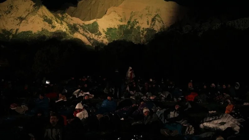 Australier und Neuseeländer kamen zur „Morgendämmerungszeremonie“ nach Anzac Cove