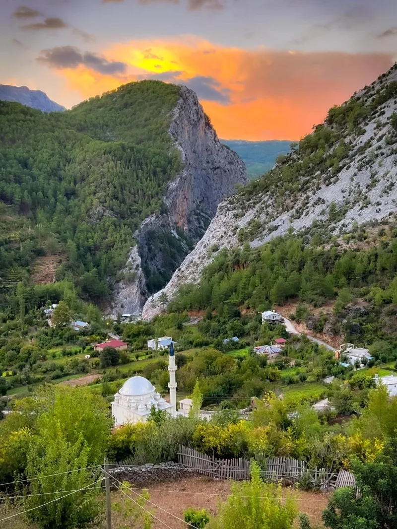 Скрытые сокровища долины Дим: деревни и каньоны